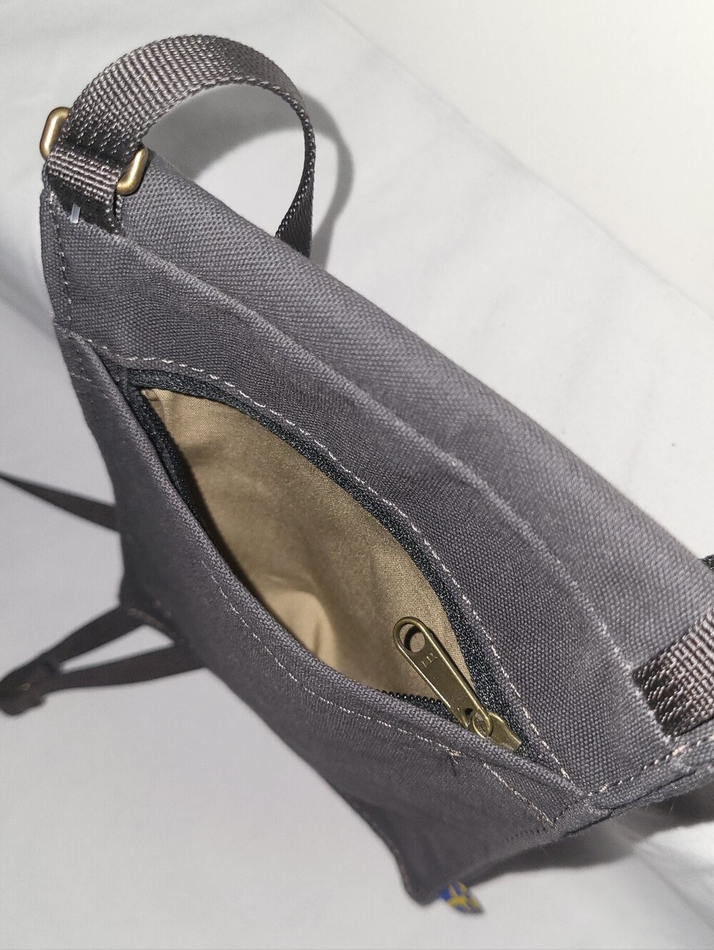 Fjallraven Black Crossbody Shoulder Bag - Picture 13 of 15